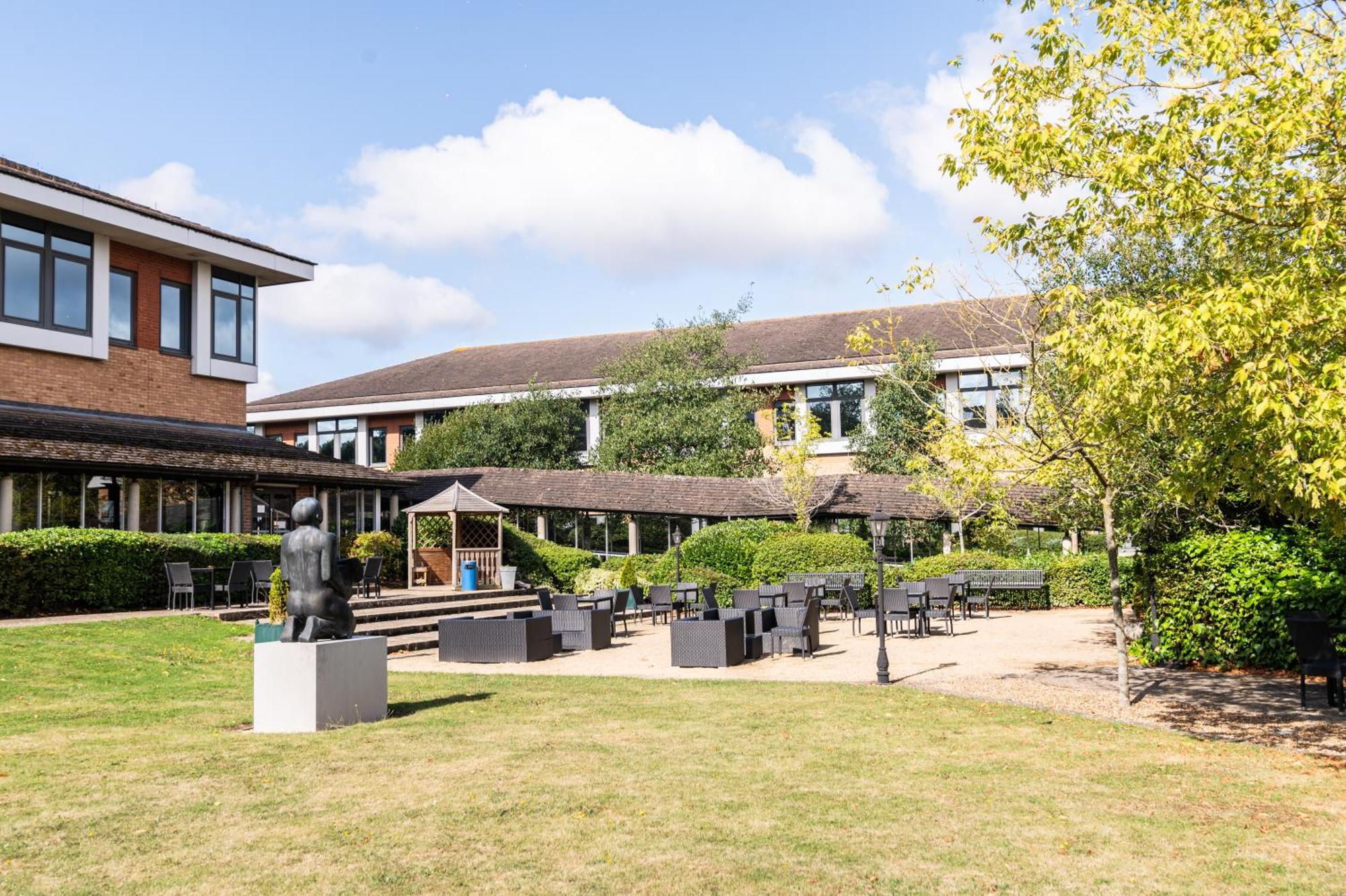 Hotel Kents Hill Park Training & Conference Centre Milton Keynes Exterior foto